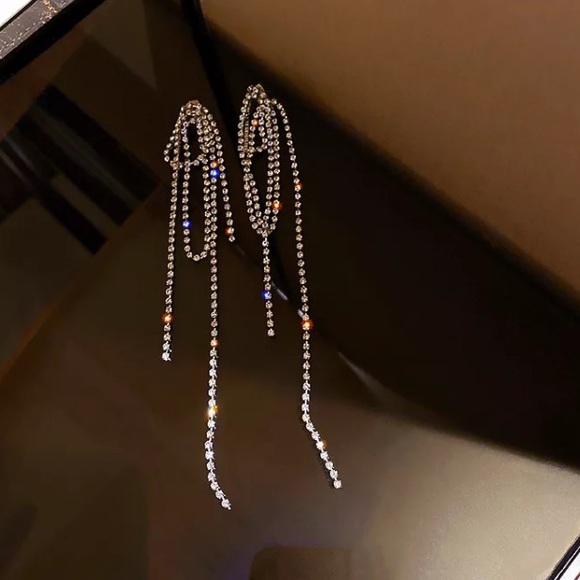 Silver Rhinestone Knot Long Earrings - Picture 4 of 7